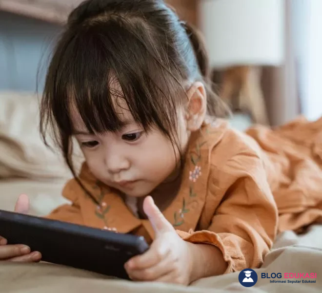 Mata Merah karena HP: Penyebab dan Solusinya